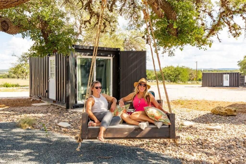 The Container Retreat @ 290 Wine Trail #10 Welcome Friends! Hye 外观 照片